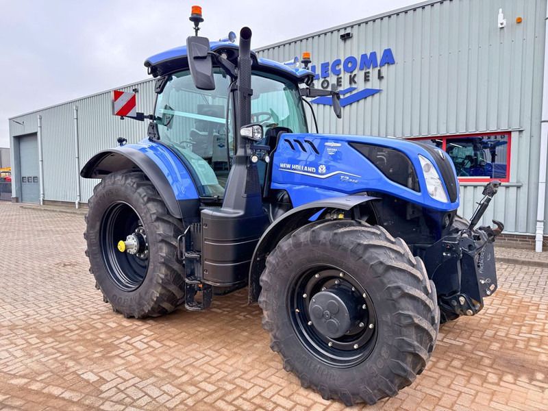 New Holland T7.245 Auto Command New Gen - Farm tractor: picture 4 New Holland T7.245 Auto Command New Gen - Farm tractor: picture 4