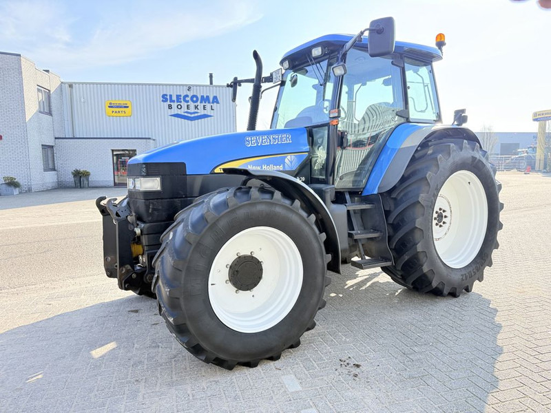 New Holland TM120 Range Command Fronthef + PTO - Farm tractor: picture 1 New Holland TM120 Range Command Fronthef + PTO - Farm tractor: picture 1