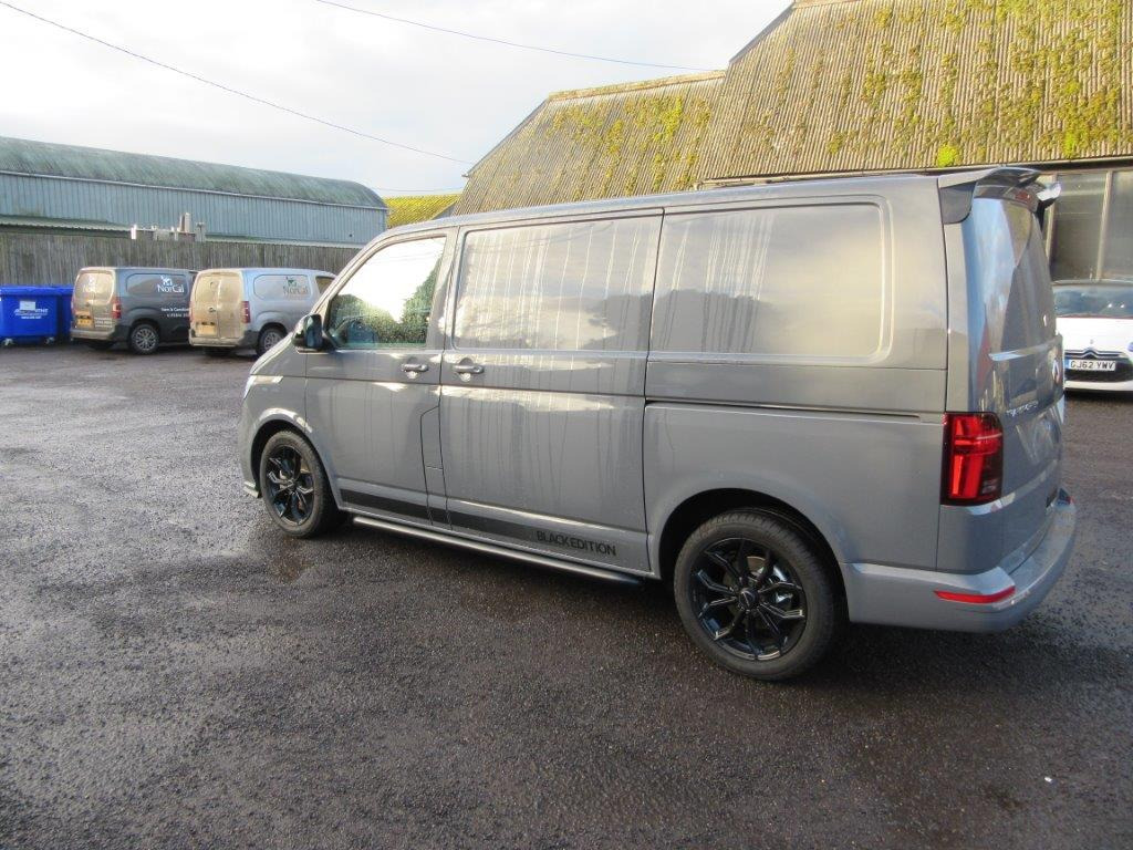 2025 Volkswagen Transporter Black Edition 2.0 BiDI 204 Sportline - Panel van: picture 5 2025 Volkswagen Transporter Black Edition 2.0 BiDI 204 Sportline - Panel van: picture 5