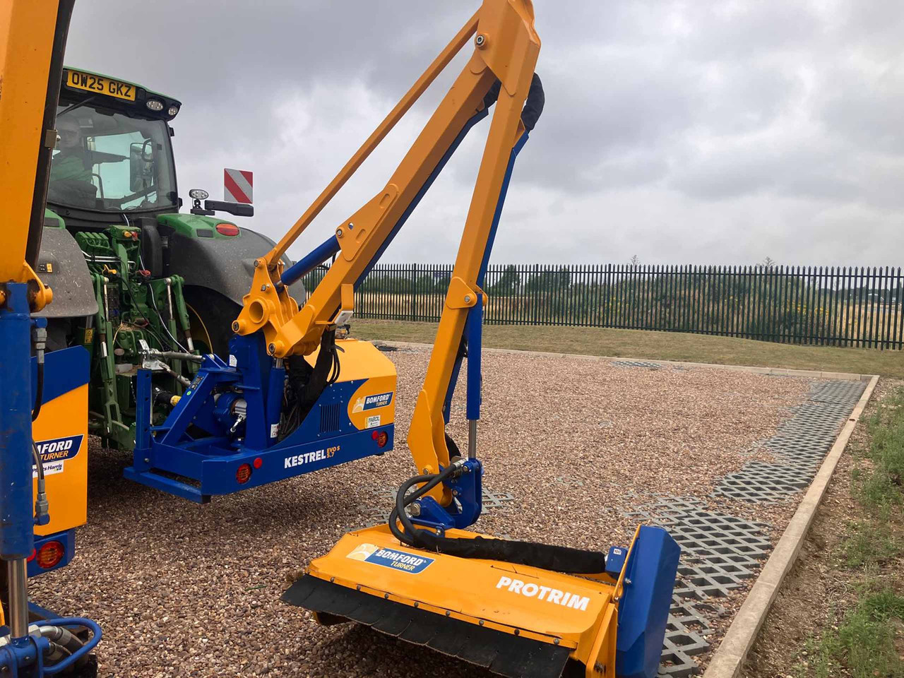 Bomford Turner Kestrel Evo S 5.7 Protrim - Boom mower: picture 1 Bomford Turner Kestrel Evo S 5.7 Protrim - Boom mower: picture 1