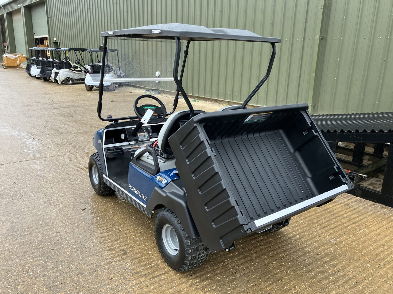 Club Car Carryall 100 Utility Vehicle - Side-by-side/ ATV: picture 2 Club Car Carryall 100 Utility Vehicle - Side-by-side/ ATV: picture 2