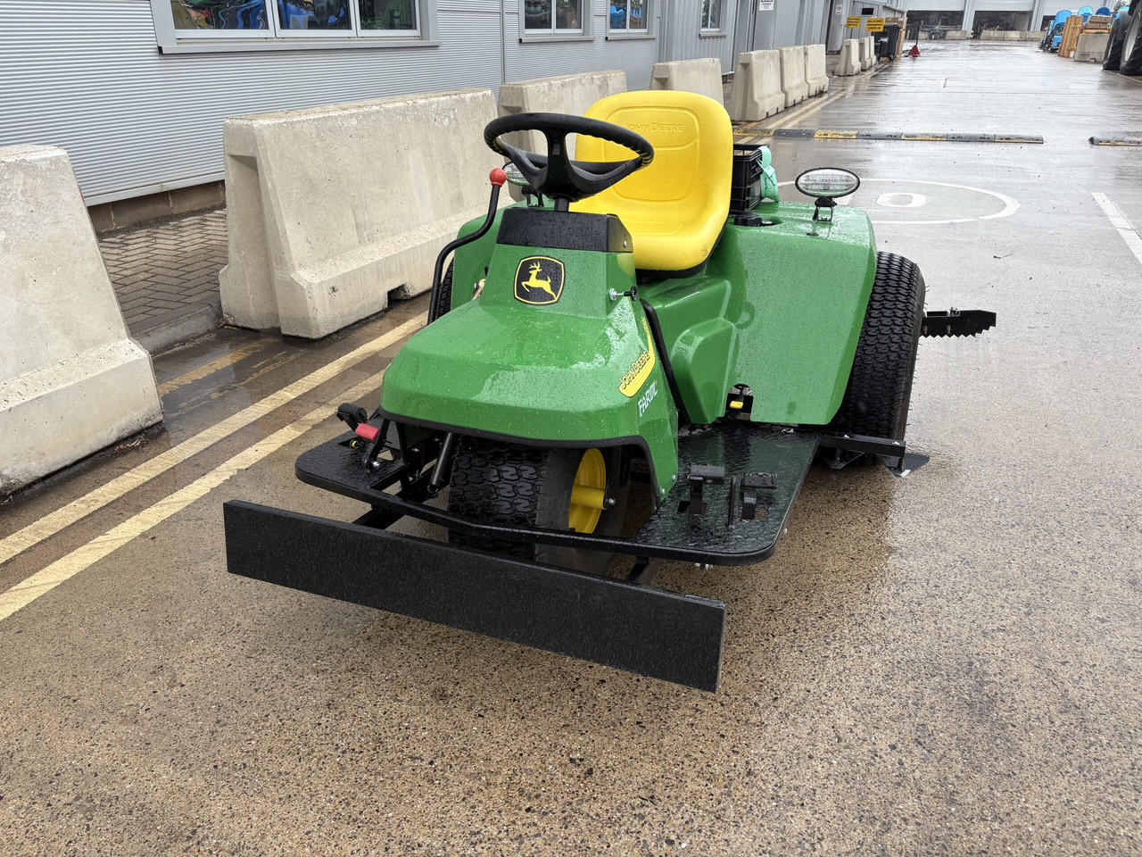 John Deere 1200A Bunker Bike - Garden mower: picture 2 John Deere 1200A Bunker Bike - Garden mower: picture 2