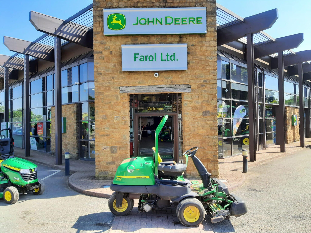John Deere 2500EH greens triple mower - Garden mower: picture 2 John Deere 2500EH greens triple mower - Garden mower: picture 2