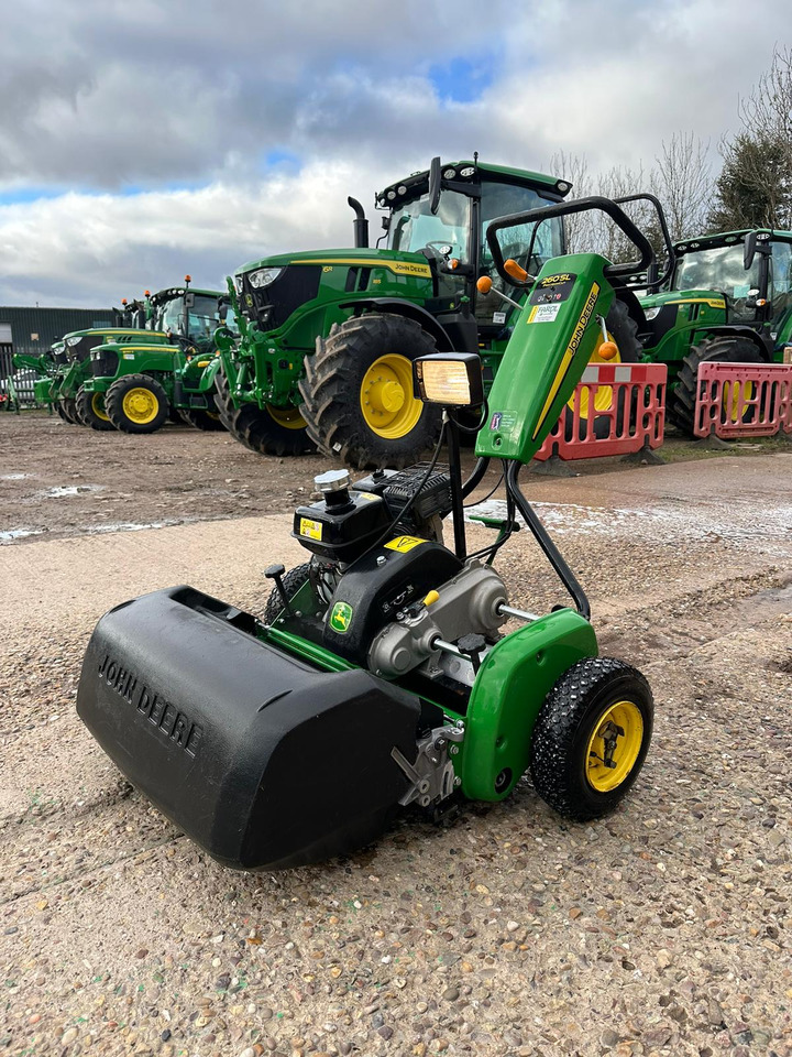 John Deere 260SL tees mower - Garden mower: picture 1 John Deere 260SL tees mower - Garden mower: picture 1