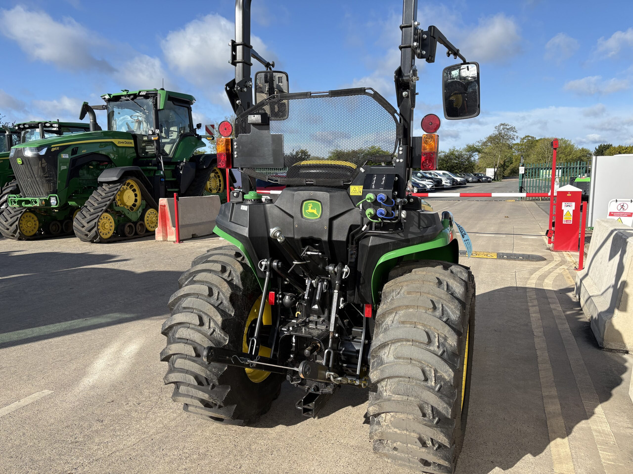 John Deere 3025E Compact tractor - Compact tractor: picture 4 John Deere 3025E Compact tractor - Compact tractor: picture 4