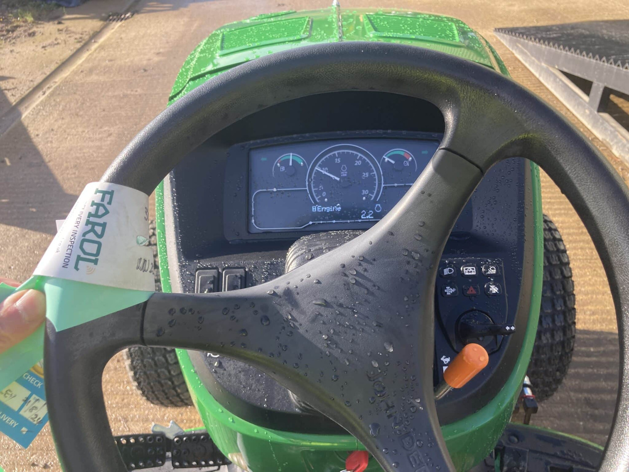 New Compact tractor John Deere 3046R compact tractor: picture 10