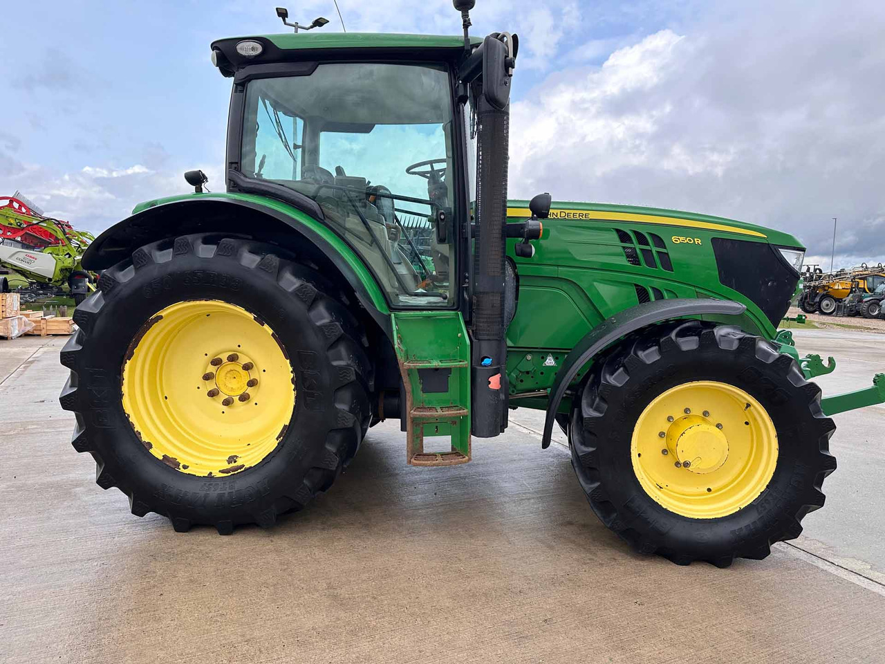 John Deere 6150R - Farm tractor: picture 4 John Deere 6150R - Farm tractor: picture 4