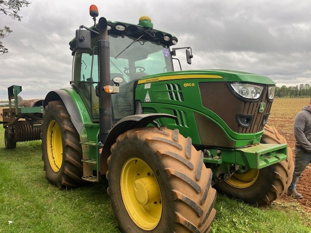 John Deere 6150R - Farm tractor: picture 1 John Deere 6150R - Farm tractor: picture 1