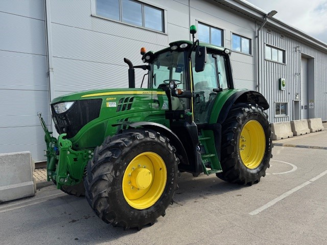 John Deere 6155M - Farm tractor: picture 1 John Deere 6155M - Farm tractor: picture 1
