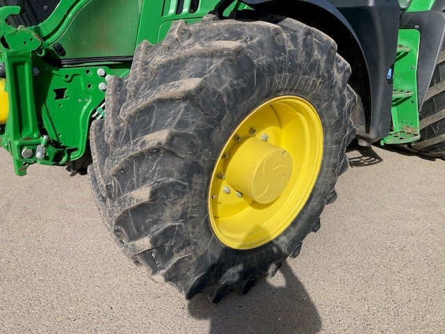 John Deere 6155R - Farm tractor: picture 2 John Deere 6155R - Farm tractor: picture 2