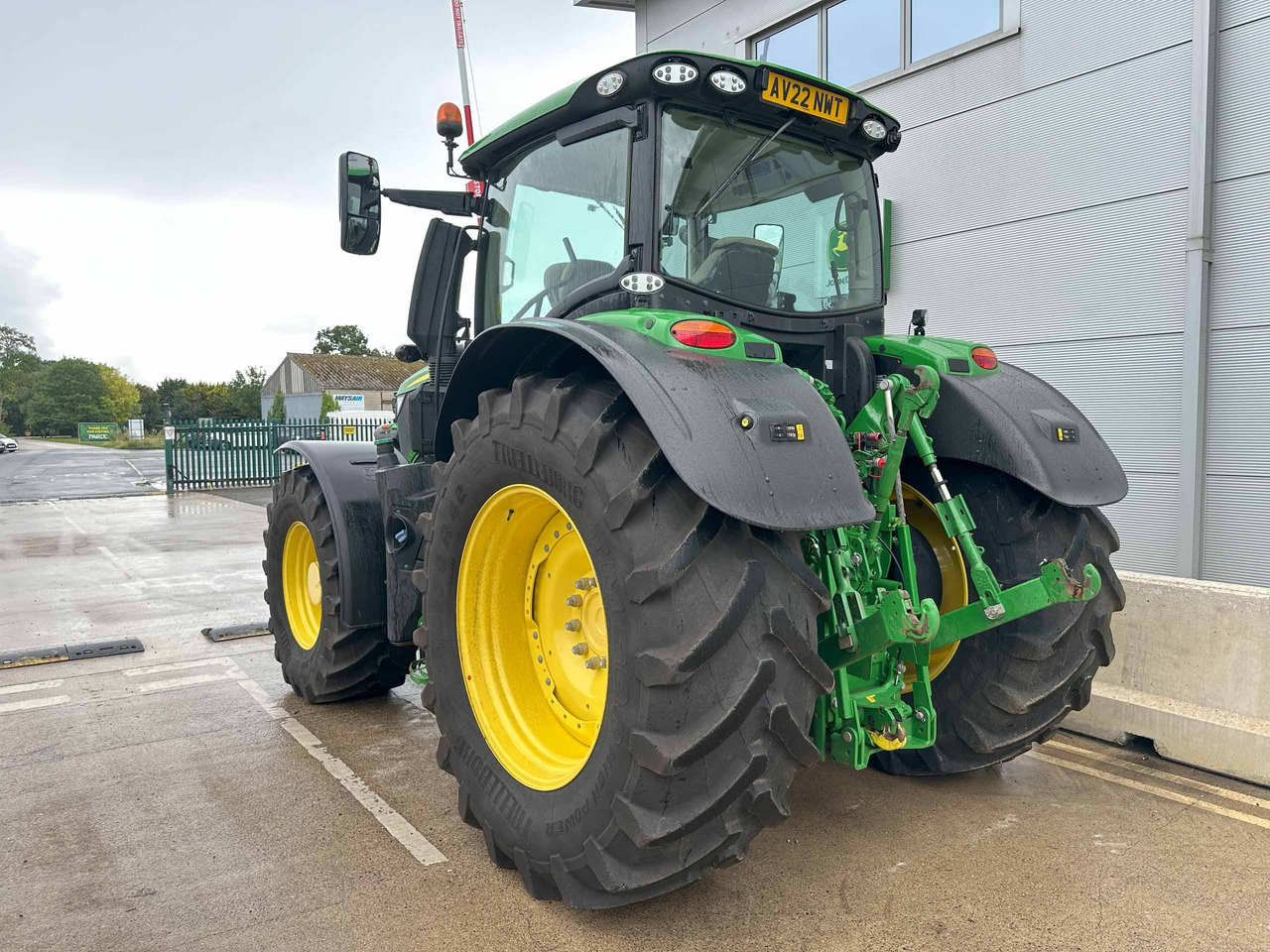 John Deere 6250R - Farm tractor: picture 4 John Deere 6250R - Farm tractor: picture 4