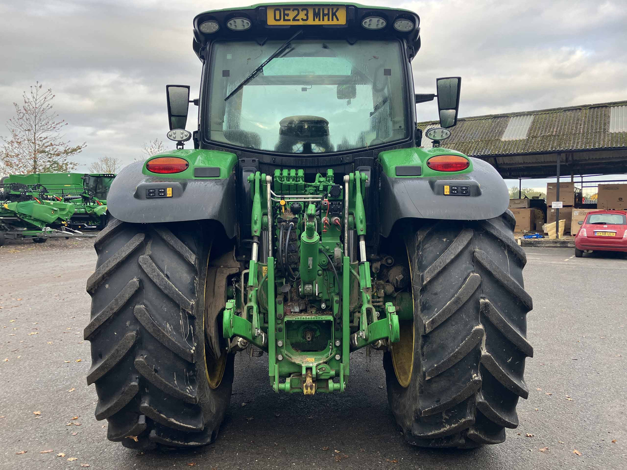 John Deere 6R 185 - Farm tractor: picture 4 John Deere 6R 185 - Farm tractor: picture 4
