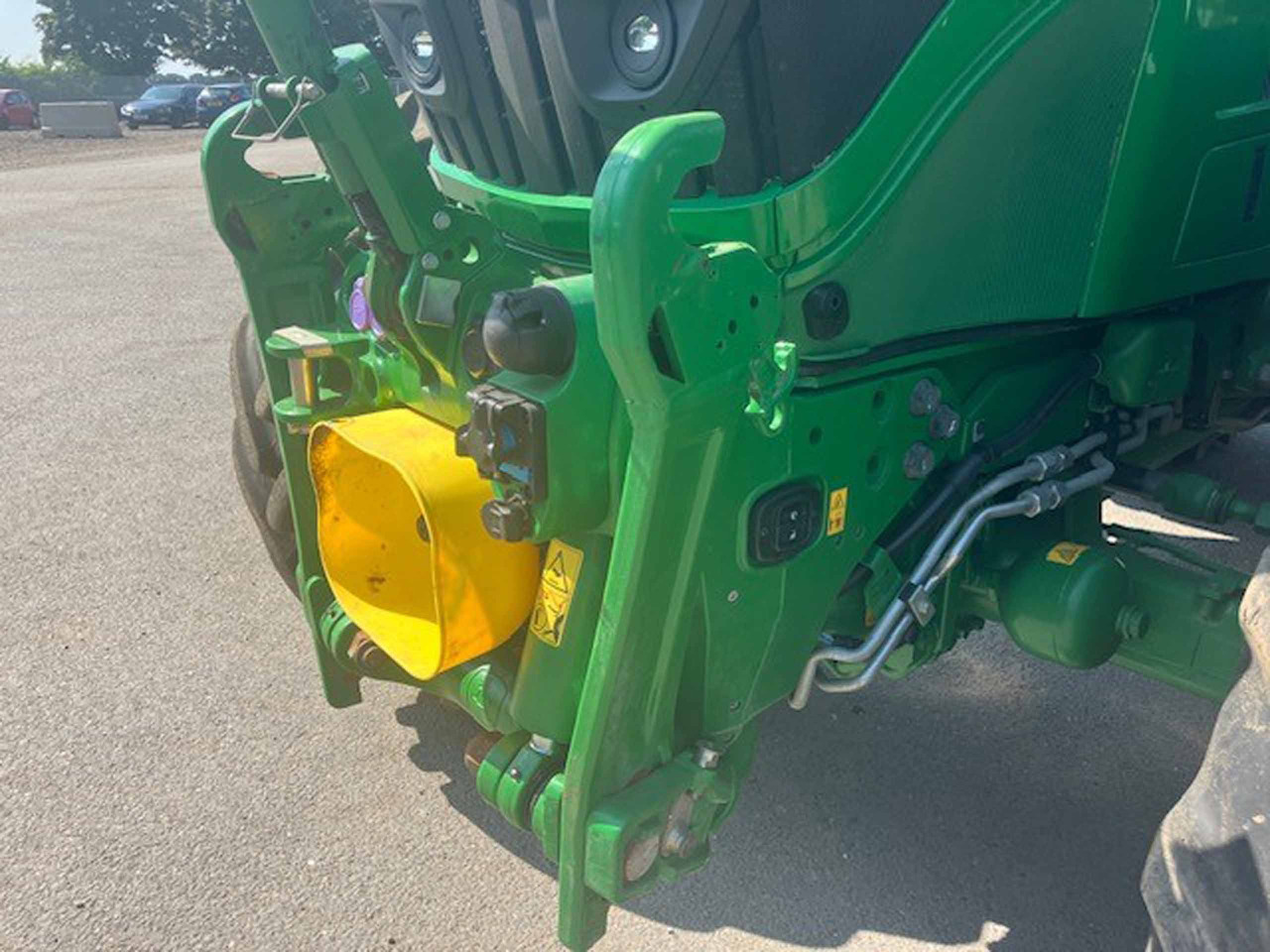 John Deere 6R 185 - Farm tractor: picture 3 John Deere 6R 185 - Farm tractor: picture 3