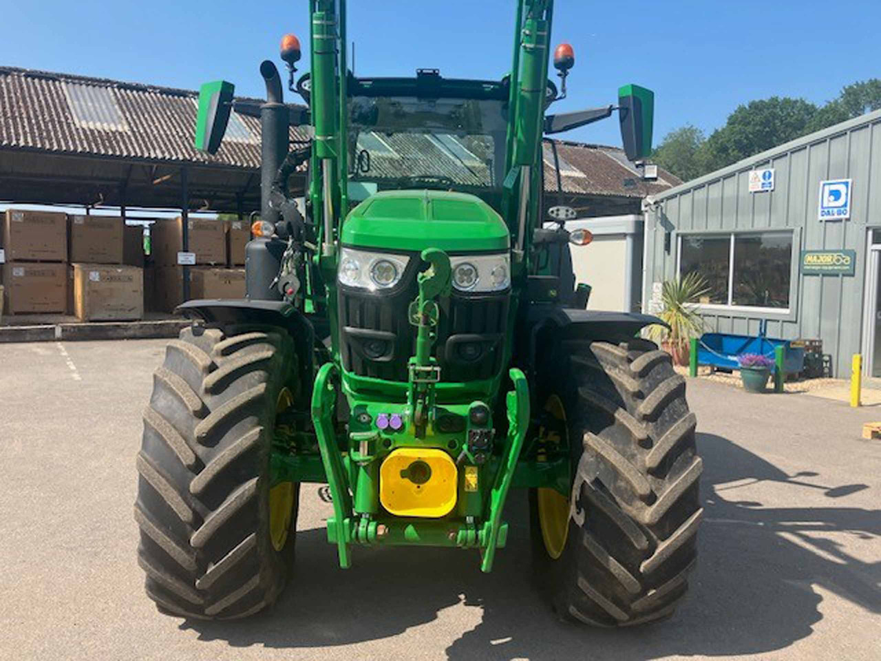 John Deere 6R 185 - Farm tractor: picture 4 John Deere 6R 185 - Farm tractor: picture 4