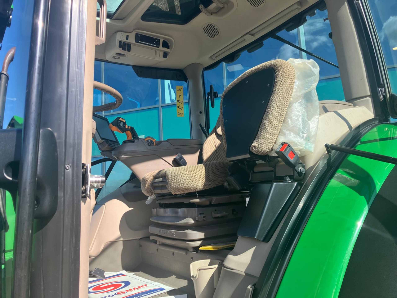 John Deere 6R 185 - Farm tractor: picture 3 John Deere 6R 185 - Farm tractor: picture 3