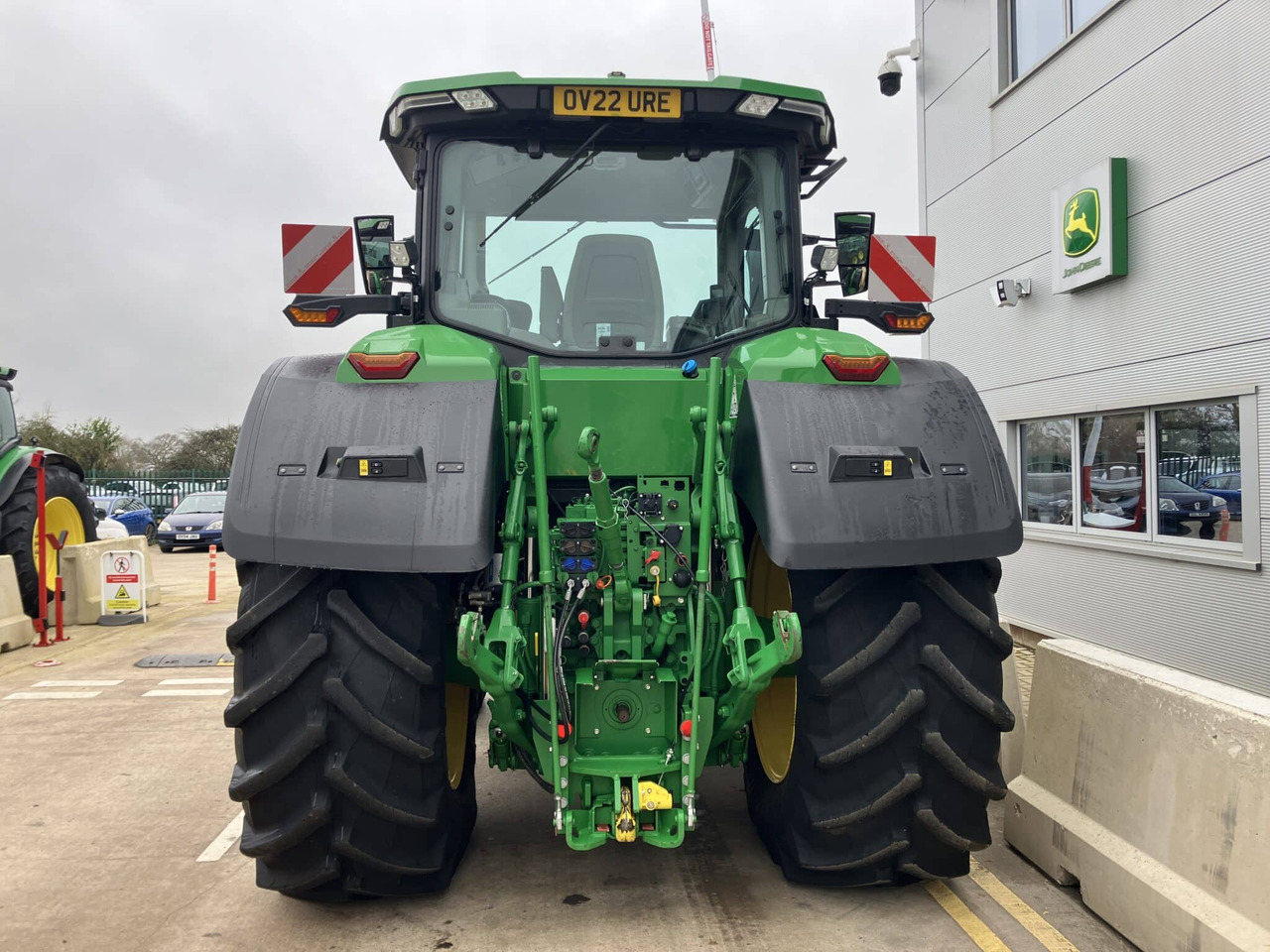 John Deere 7R 310 - Farm tractor: picture 4 John Deere 7R 310 - Farm tractor: picture 4