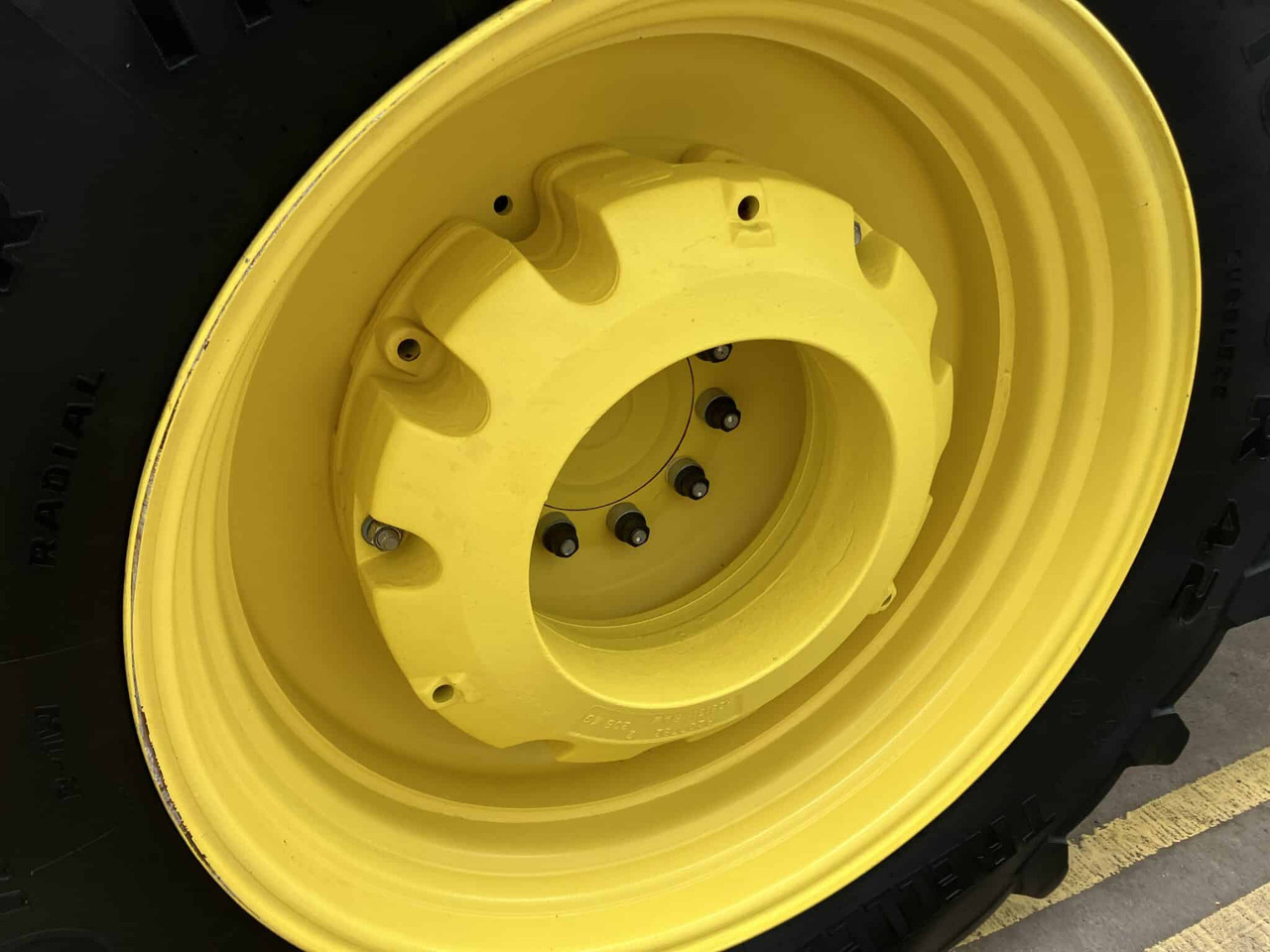 Farm tractor John Deere 7R 310: picture 18