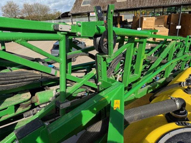 Sprayer John Deere R962I: picture 16