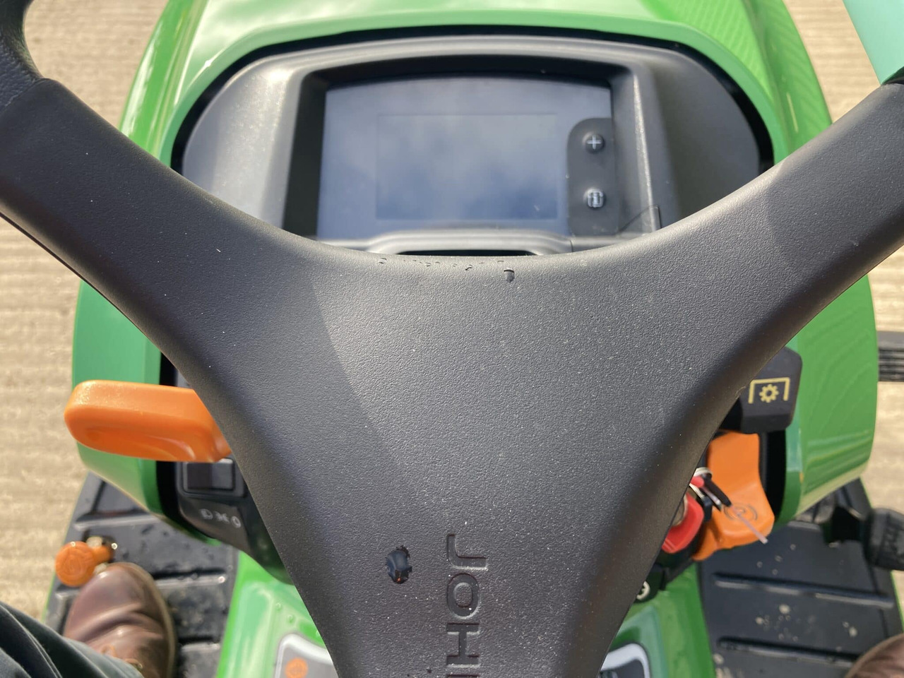New Garden mower John Deere X950R ride on mower: picture 11