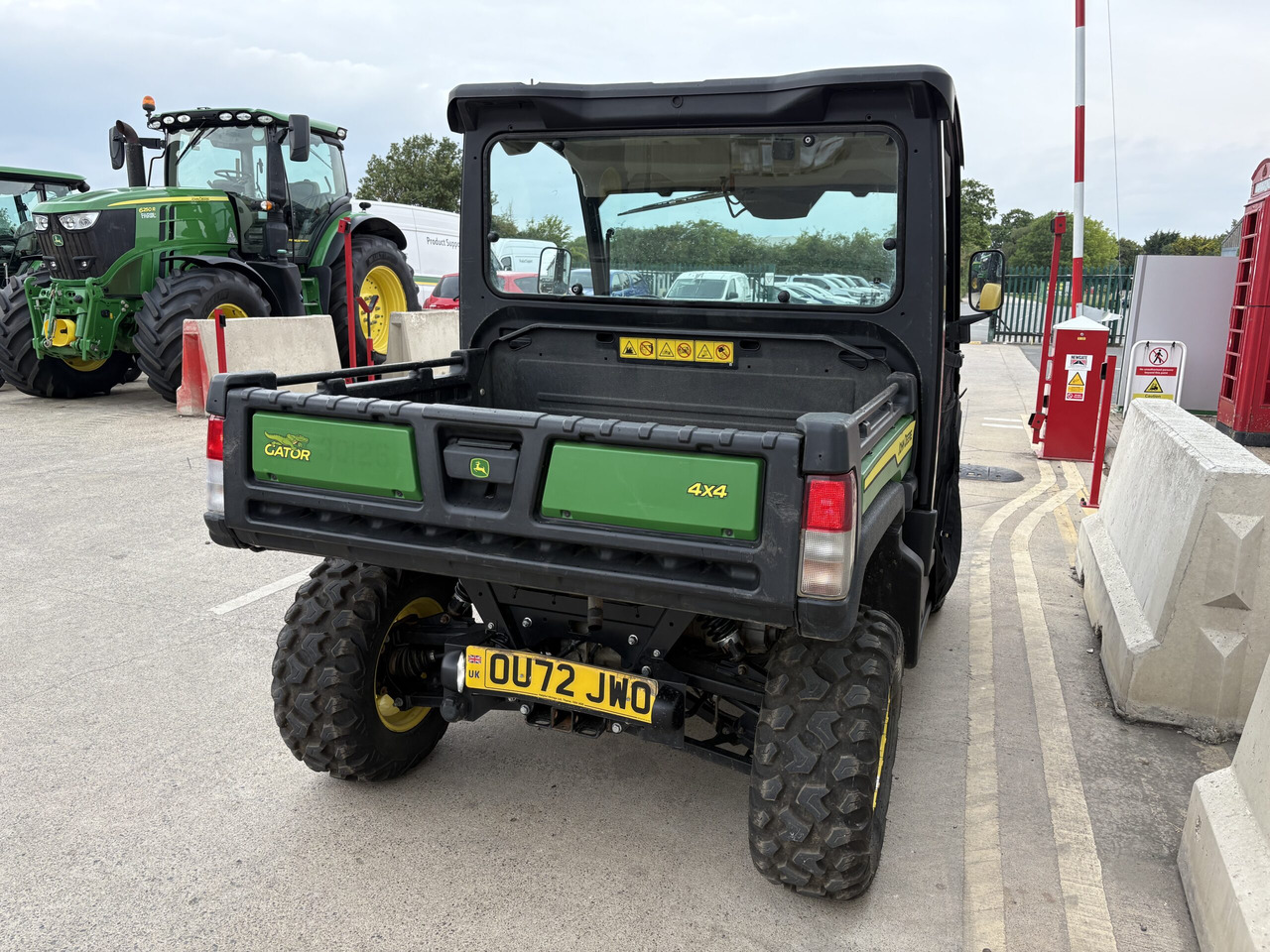 John Deere XUV865M Gator - Side-by-side/ ATV: picture 4 John Deere XUV865M Gator - Side-by-side/ ATV: picture 4