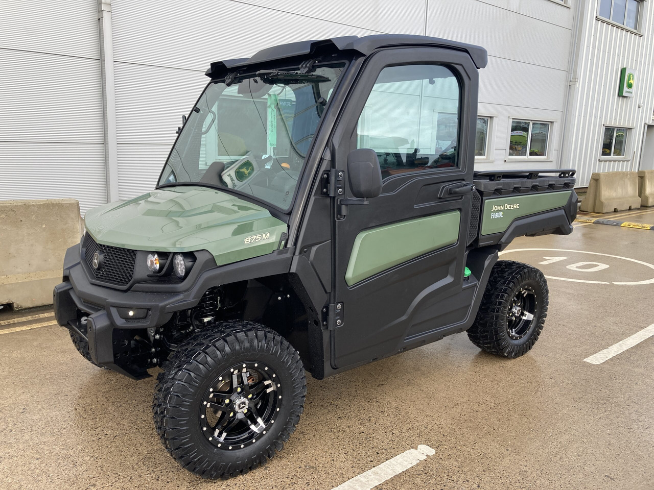 John Deere XUV875M Gator - Side-by-side/ ATV: picture 1 John Deere XUV875M Gator - Side-by-side/ ATV: picture 1