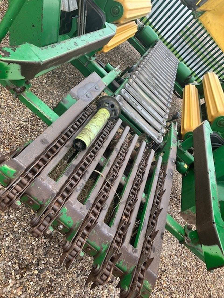 McHale 998 - Hay and forage equipment: picture 3 McHale 998 - Hay and forage equipment: picture 3