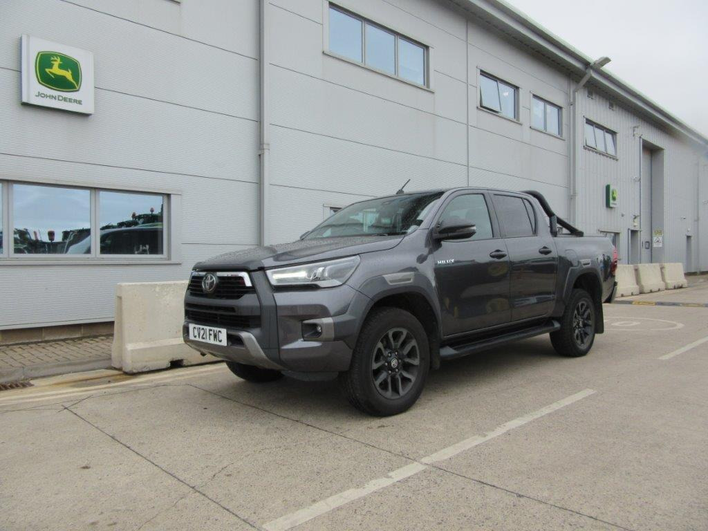 Toyota Hilux Invincible X - Pickup truck: picture 1 Toyota Hilux Invincible X - Pickup truck: picture 1