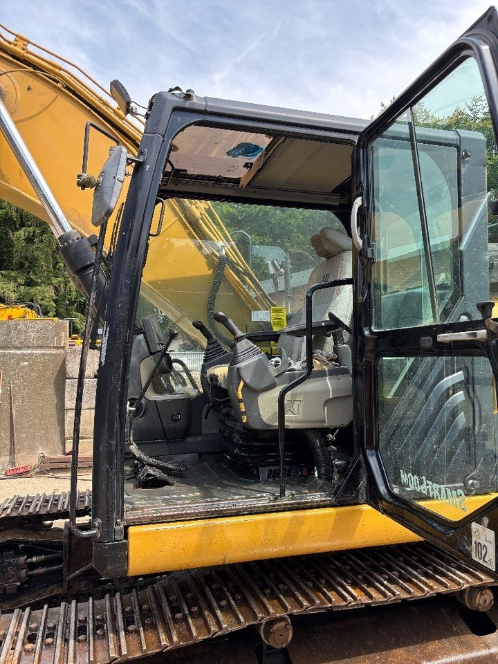 Crawler excavator CAT 323 D LN: picture 12