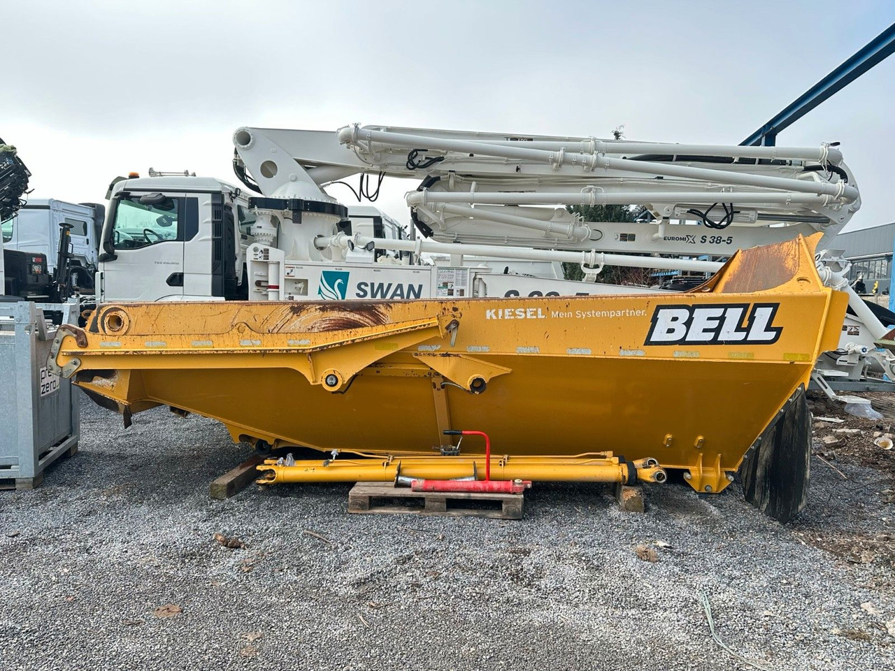 Bell B 25 E Dumper Mulden Kipper Aufbau - Tipper body: picture 1 Bell B 25 E Dumper Mulden Kipper Aufbau - Tipper body: picture 1