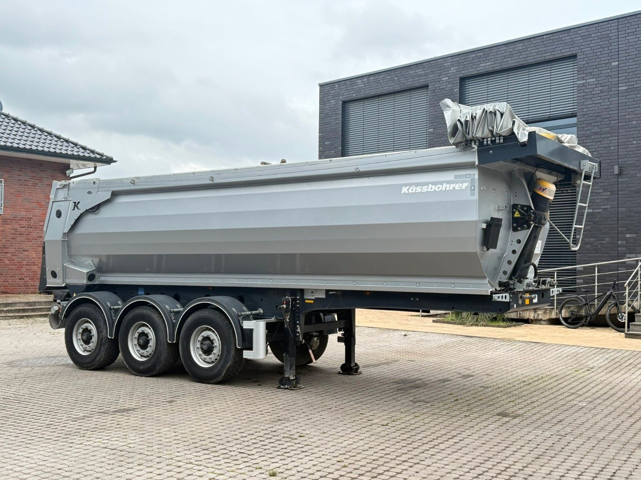 Kässbohrer Hydraulische Klappe Plane Kipper - Tipper semi-trailer: picture 2 Kässbohrer Hydraulische Klappe Plane Kipper - Tipper semi-trailer: picture 2