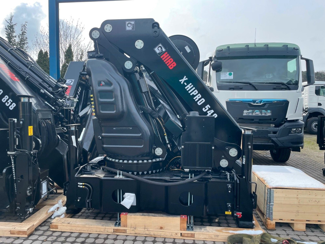 Kran HIAB X-HIPRO 548E-8 - Crane truck: picture 1 Kran HIAB X-HIPRO 548E-8 - Crane truck: picture 1