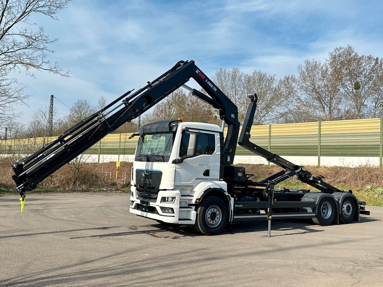 Hook lift truck, Crane truck MAN TGS 26.470 6x2 Abrollkipper + Kran Hiab 228-4: picture 11
