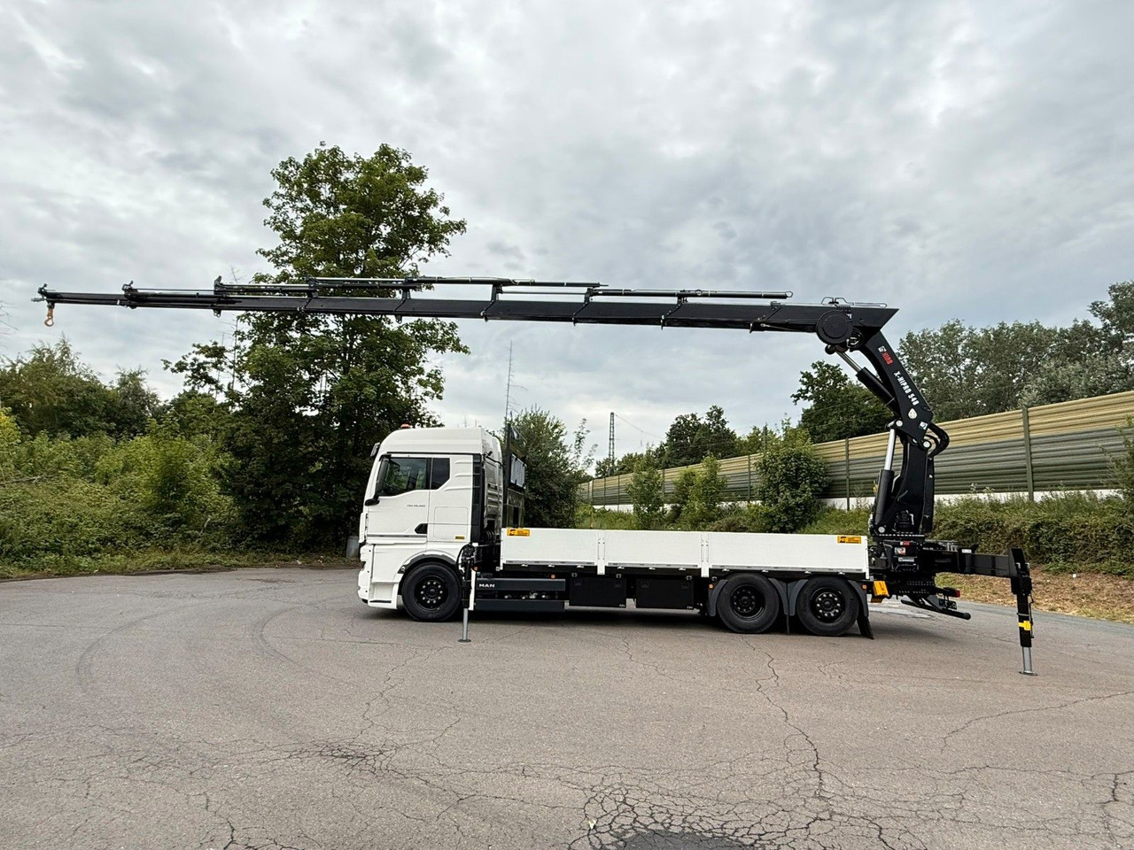 Crane truck MAN TGX 26.520 TG3 Retarder / 6X2 Hiab 548 E 8: picture 14