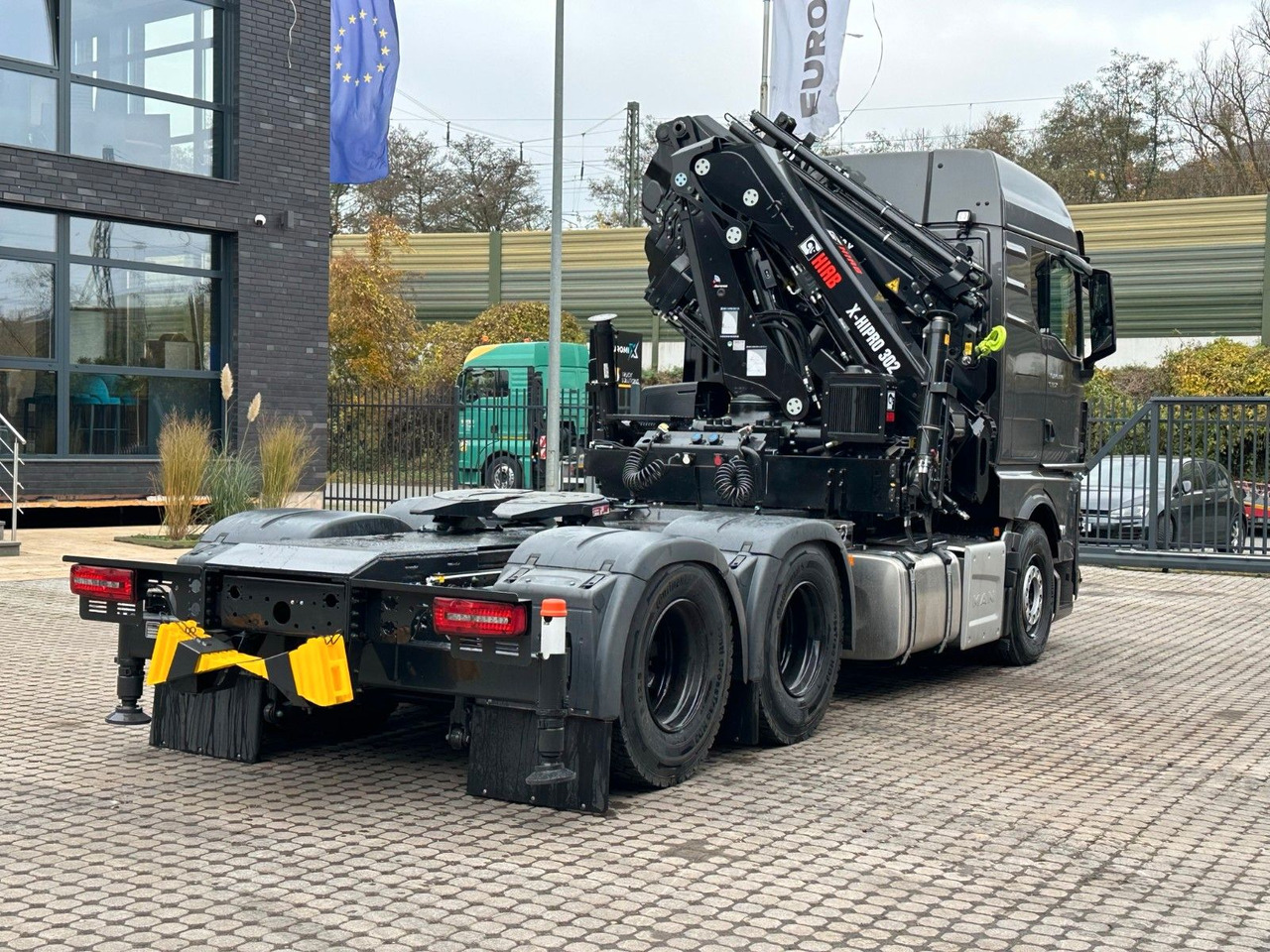 Crane truck MAN TGX 26.580 6x4 Kran Hiab 302-6 + Jib-4: picture 8