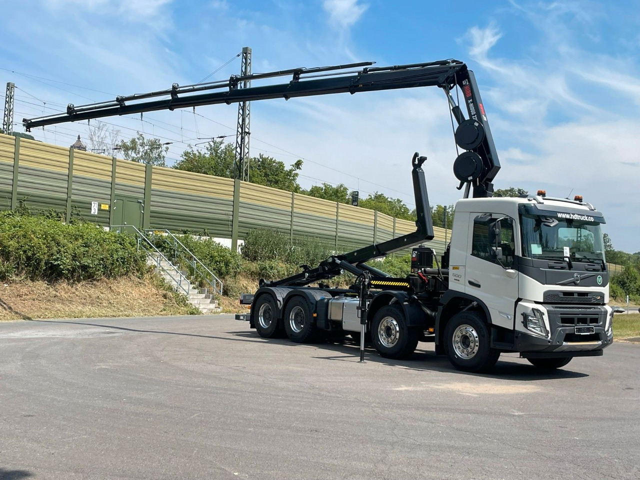 Hook lift truck, Crane truck Volvo FMX 500 8x4 Abrollkipper + Kran Hiab 228-6: picture 18