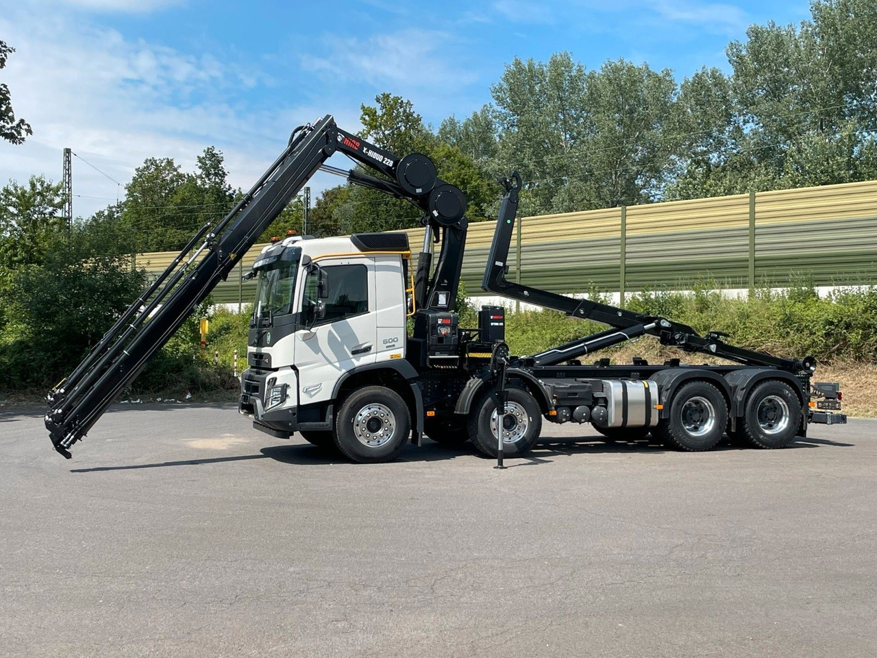 Hook lift truck, Crane truck Volvo FMX 500 8x4 Abrollkipper + Kran Hiab 228-6: picture 10