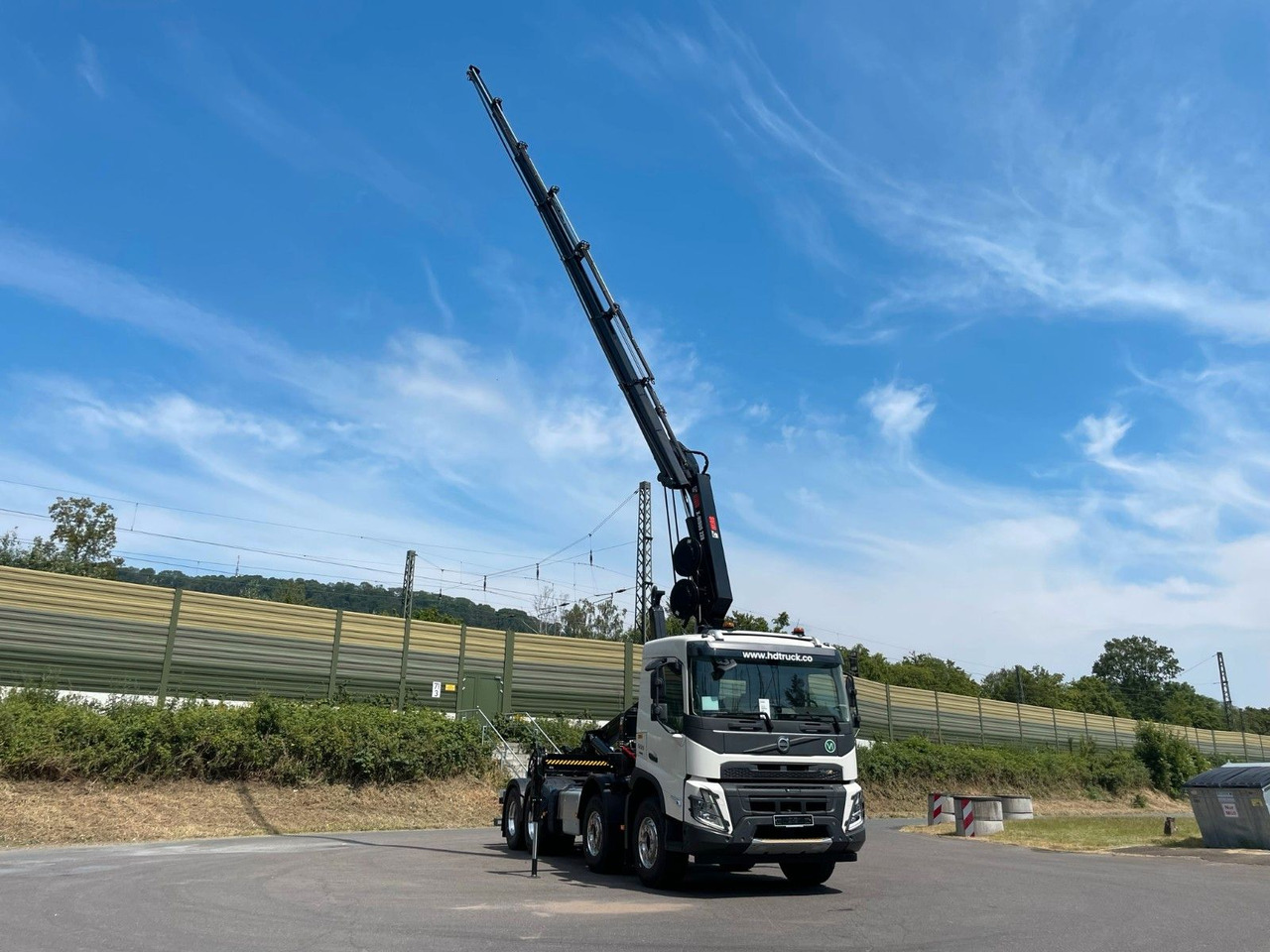 Hook lift truck, Crane truck Volvo FMX 500 8x4 Abrollkipper + Kran Hiab 228-6: picture 19