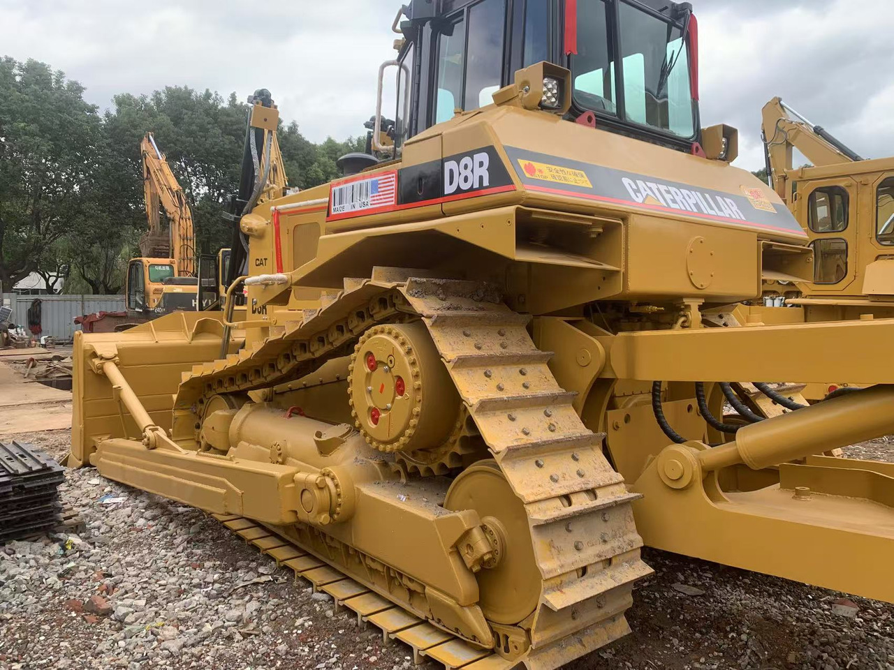 CATERPILLAR D8R - Bulldozer: picture 2 CATERPILLAR D8R - Bulldozer: picture 2