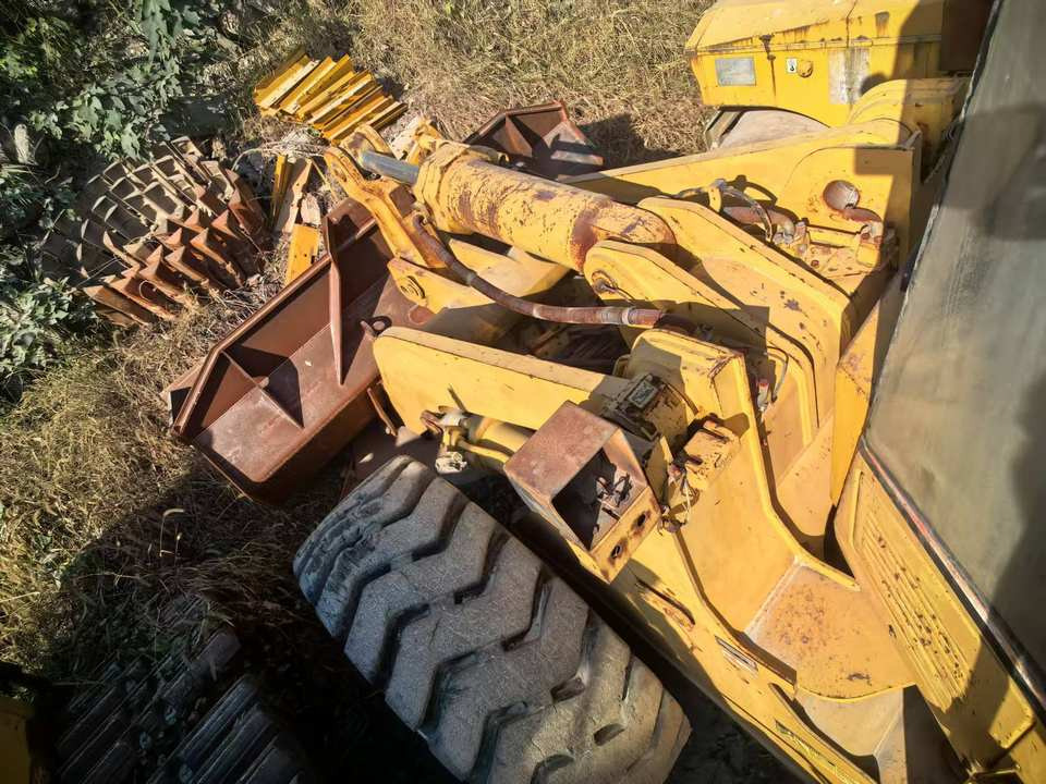Used Front Wheel Loader CAT 966F With Good Price From Wheel Loaders Caterpillar Machinery Cat 966F Loaders - Wheel loader: picture 3 Used Front Wheel Loader CAT 966F With Good Price From Wheel Loaders Caterpillar Machinery Cat 966F Loaders - Wheel loader: picture 3
