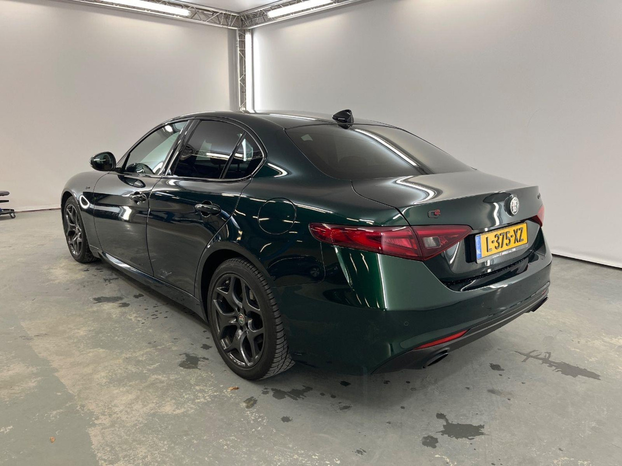 Alfa Romeo Giulia 2.0T Sprint | 2021 | 201.659 km | Automaat | L375XZ | NAP: Logisch - Sedan: picture 3 Alfa Romeo Giulia 2.0T Sprint | 2021 | 201.659 km | Automaat | L375XZ | NAP: Logisch - Sedan: picture 3