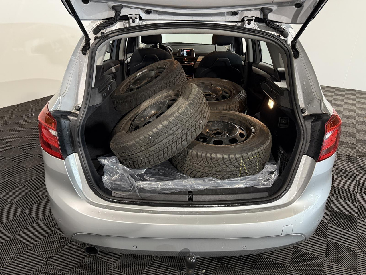 BMW 2-serie Active Tourer 218i Executive | 2015 | 198.295 km | 2-ZGX-00 - Car: picture 5 BMW 2-serie Active Tourer 218i Executive | 2015 | 198.295 km | 2-ZGX-00 - Car: picture 5