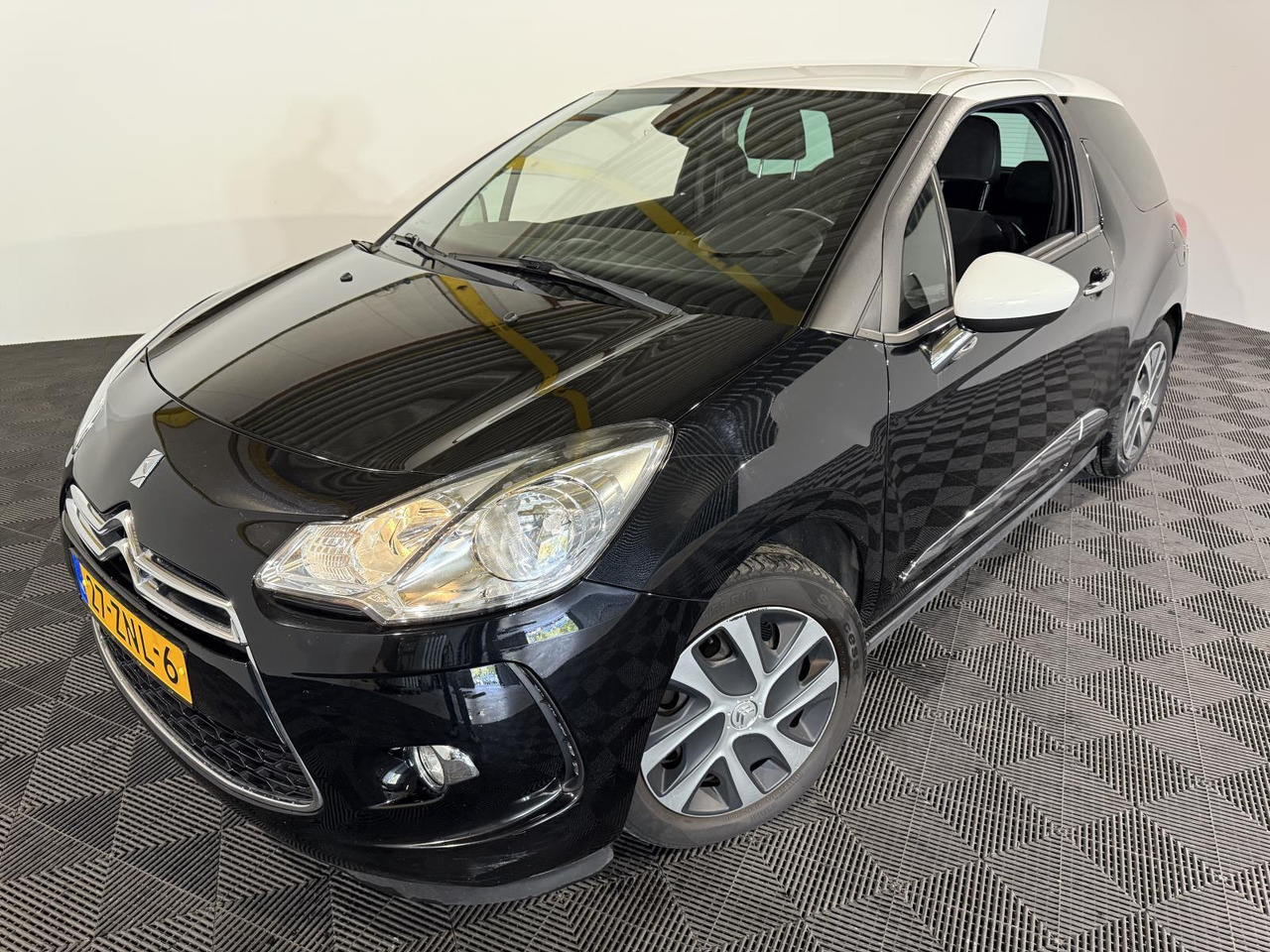 Citroen | DS3 | 1.2 VTi Business | 2013 | 136.694 km | 27ZNL6 | Logisch - Hatchback: picture 1 Citroen | DS3 | 1.2 VTi Business | 2013 | 136.694 km | 27ZNL6 | Logisch - Hatchback: picture 1