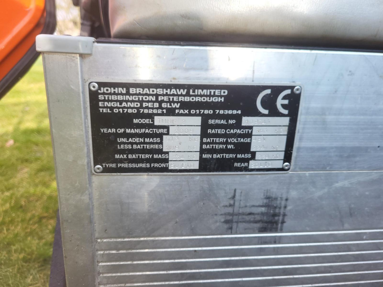 Club Car Carryall Turf 2 – Bouwjaar 2009 – Elektrisch – Met dichte cabine en elektrische kiepbak – Marge-kavel - Golf cart: picture 5 Club Car Carryall Turf 2 – Bouwjaar 2009 – Elektrisch – Met dichte cabine en elektrische kiepbak – Marge-kavel - Golf cart: picture 5
