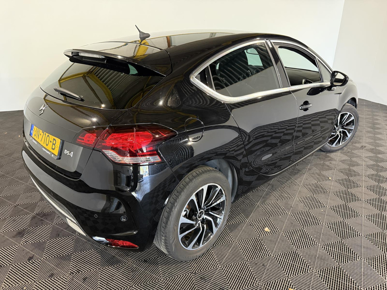 DS 4 1.2 PureTech Business | 2016 | 154.325 km | JN-710-B - Hatchback: picture 3 DS 4 1.2 PureTech Business | 2016 | 154.325 km | JN-710-B - Hatchback: picture 3