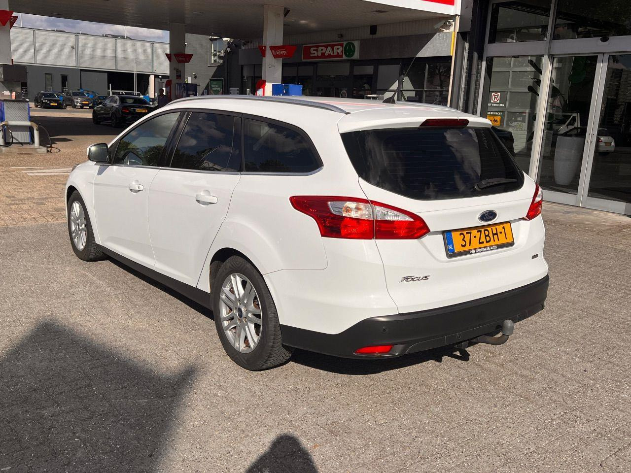 Ford Focus Wagon 1.0 EcoBoost Titanium | 2012 | 164.662 km | 37ZBH1 | NAP: Logisch - Car: picture 3 Ford Focus Wagon 1.0 EcoBoost Titanium | 2012 | 164.662 km | 37ZBH1 | NAP: Logisch - Car: picture 3