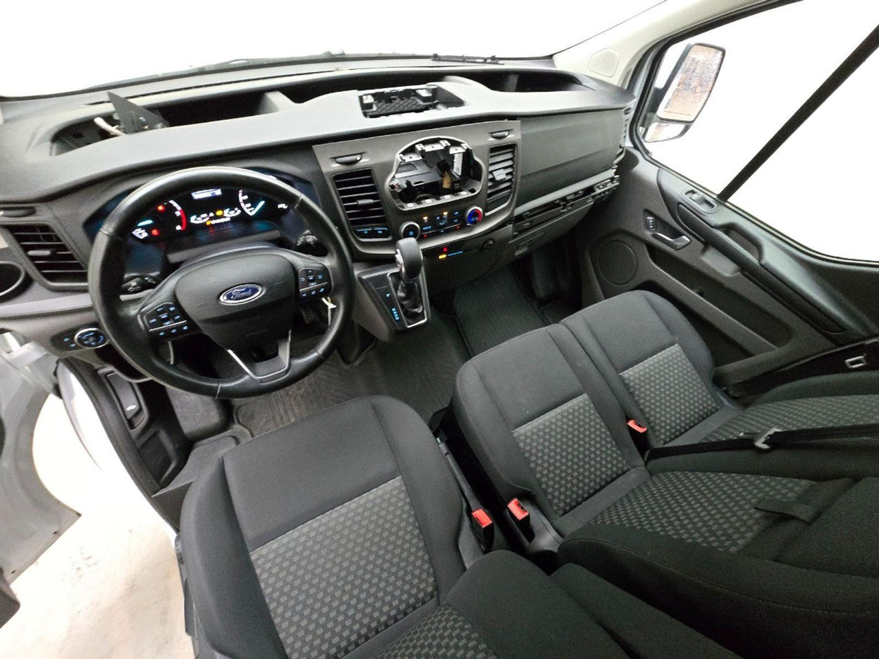 Ford Transit Custom 300 2.0 TDCI L1H1 Trend | 2018 | 154.249 km | Automaat | VDF69T | NAP: Geen oordeel - Panel van: picture 5 Ford Transit Custom 300 2.0 TDCI L1H1 Trend | 2018 | 154.249 km | Automaat | VDF69T | NAP: Geen oordeel - Panel van: picture 5