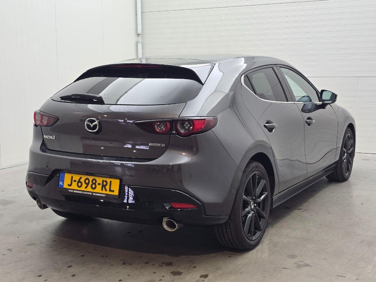 Mazda 3 2.0 e - SkyActiv - X M Hybrid 180 Luxury | 2020 | 61.020 km | Automaat | J698RL | NAP: Logisch - Hatchback: picture 4 Mazda 3 2.0 e - SkyActiv - X M Hybrid 180 Luxury | 2020 | 61.020 km | Automaat | J698RL | NAP: Logisch - Hatchback: picture 4