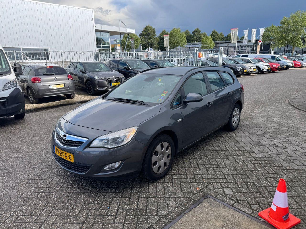 Opel Astra Sports Tourer 1.4 Turbo Edition | 2011 | 251.699 km | 19RFG8 | NAP: Logisch - Car: picture 1 Opel Astra Sports Tourer 1.4 Turbo Edition | 2011 | 251.699 km | 19RFG8 | NAP: Logisch - Car: picture 1