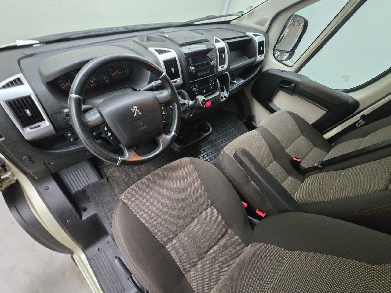 Peugeot Boxer 435 2.0 BlueHDI L3 | 2019 | 90.407 km | VZN04V | NAP: Geen oordeel - Other machinery: picture 5 Peugeot Boxer 435 2.0 BlueHDI L3 | 2019 | 90.407 km | VZN04V | NAP: Geen oordeel - Other machinery: picture 5