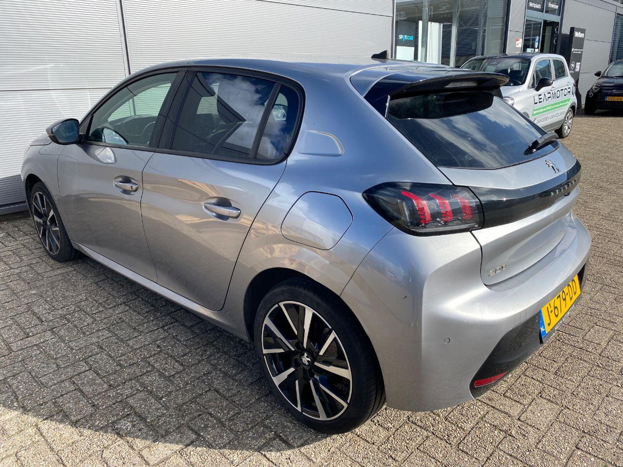Peugeot 208 1.2 PureTech Allure | 2020 | 95.990 km | J679DD | NAP: Logisch - Hatchback: picture 3 Peugeot 208 1.2 PureTech Allure | 2020 | 95.990 km | J679DD | NAP: Logisch - Hatchback: picture 3